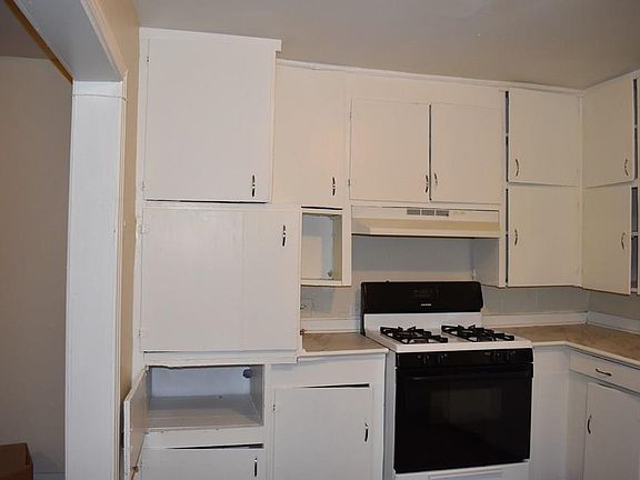4th image of 275 Barnum St