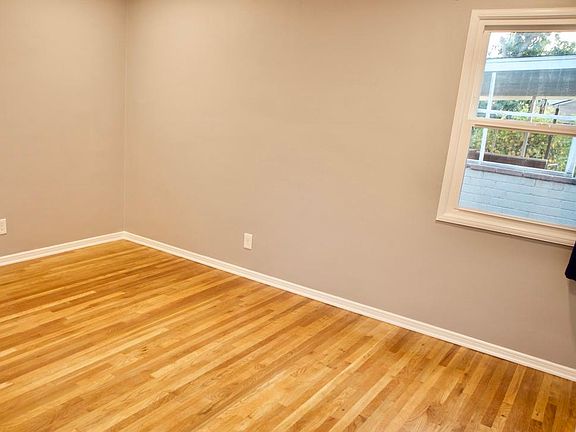 3rd image of 2326 Schoolside Ave