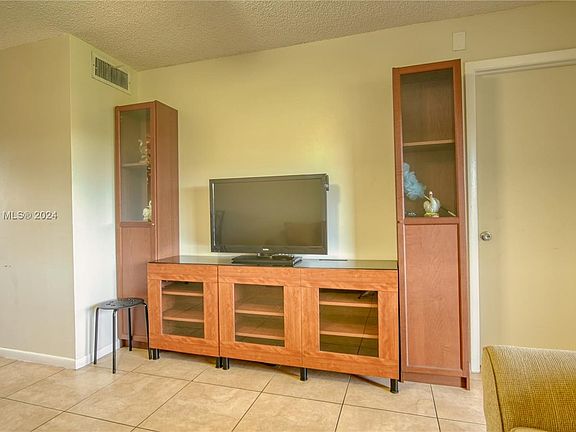 3rd image of 10332 Sunrise Lakes Blvd APT 303