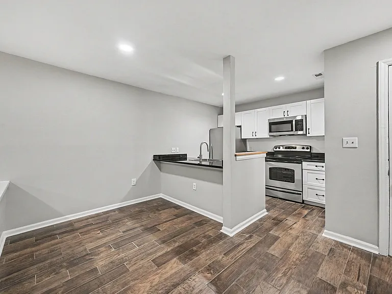 417 N Church St #A — Photo 4