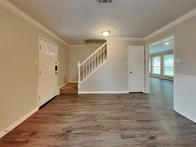 15506 Swan Creek Dr — Photo 2