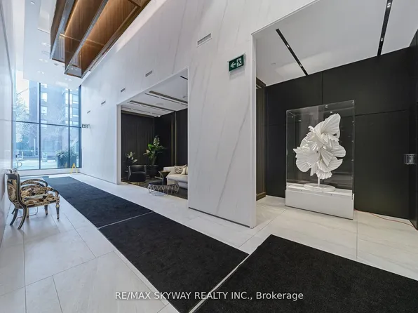319 Jarvis St #2101, Toronto, ON M5B 0C8