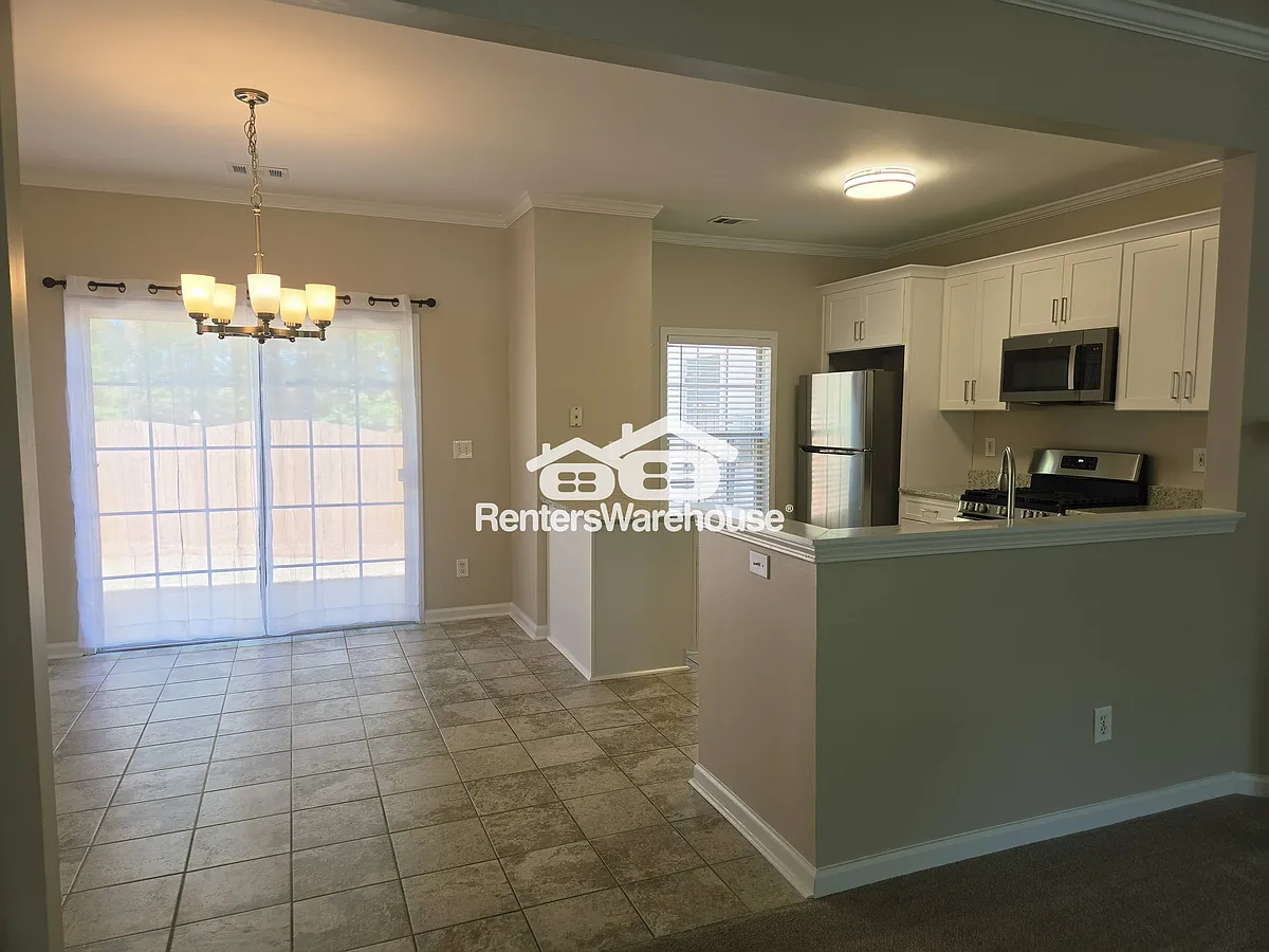 Building Photo - 57 Highoak Dr NE
