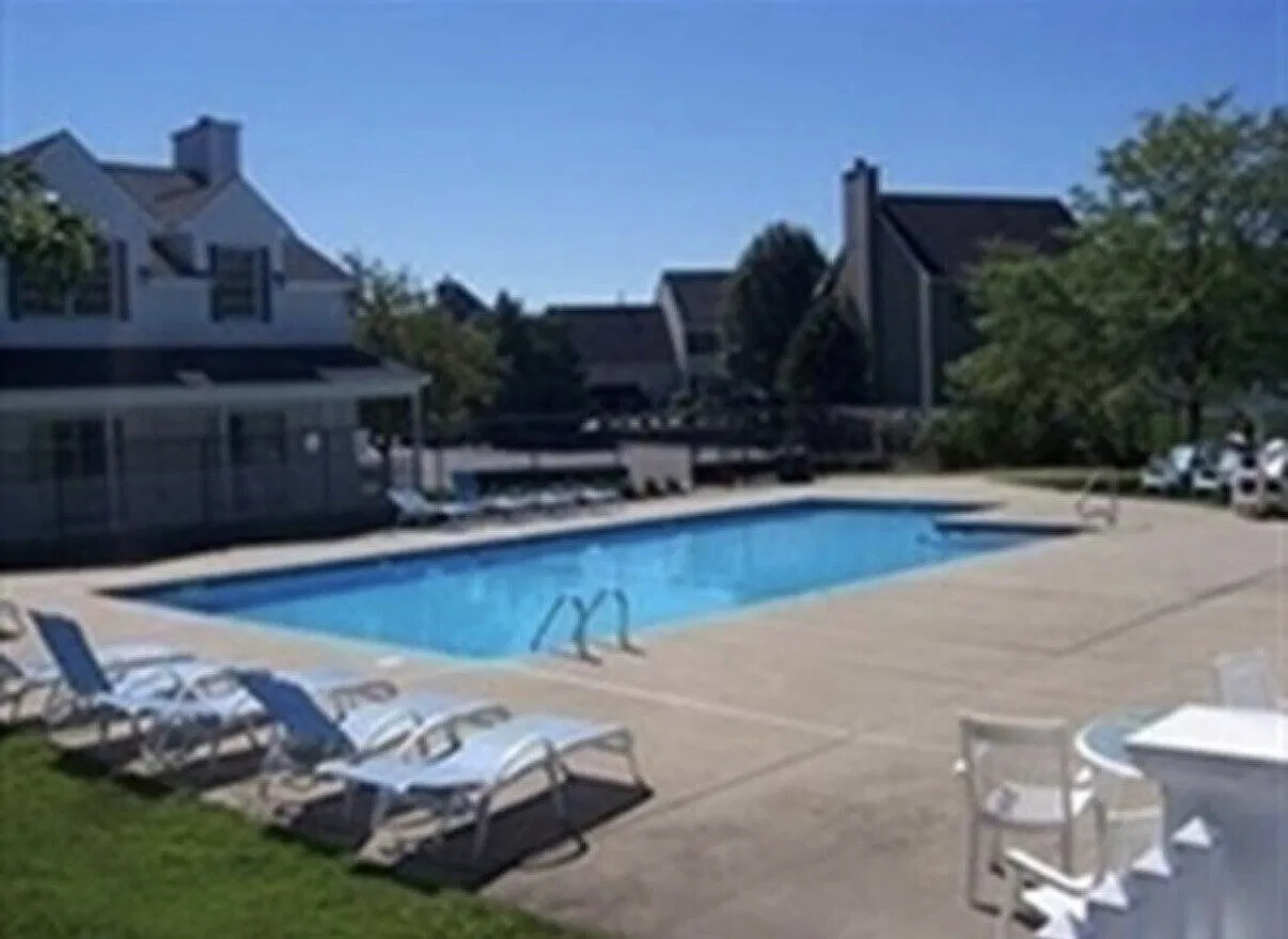 10 Merganser Way — Photo 1