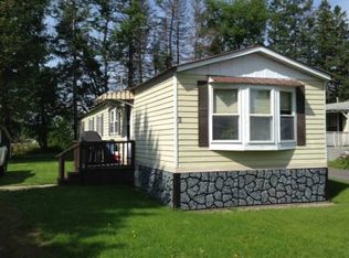 6 1st St, Lancaster, NH 03584