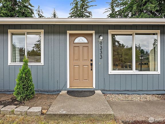 2nd image of 9333 White Fir Drive NE