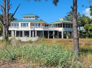 18 River Club Dr, Saint Helena Island, SC 29920