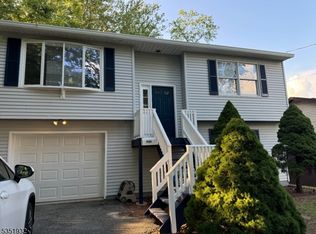 589 Lake Shore Dr, Parsippany, NJ 07054