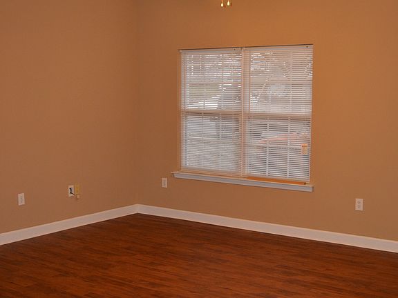 Living room w/ high ceilings