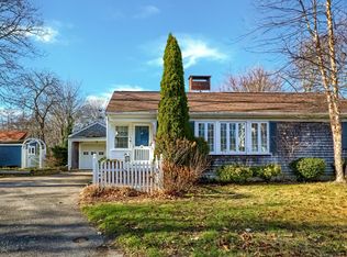 65 Walker St, Falmouth, MA 02540