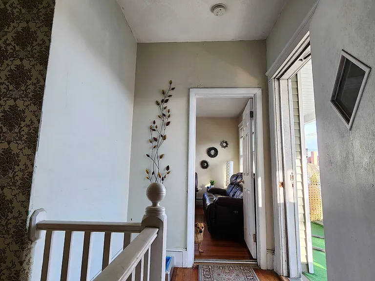 Lambert St — Photo 5