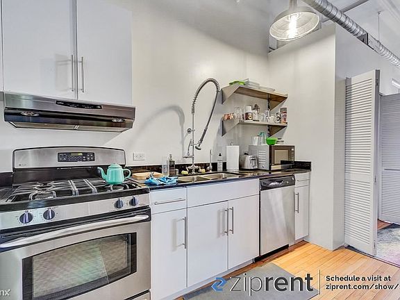 3rd image of 500 Molino St
