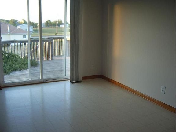 5th image of 1106 Viola St
