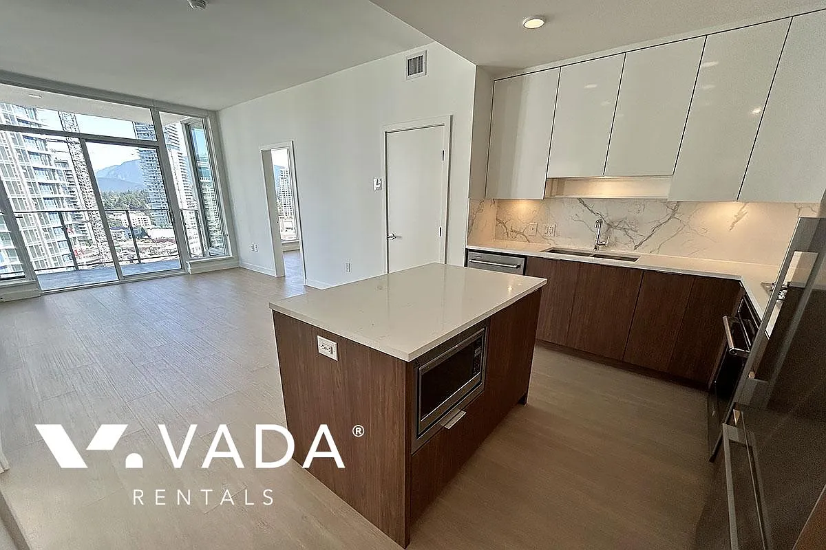 699 Whiting Way Coquitlam — Photo 4