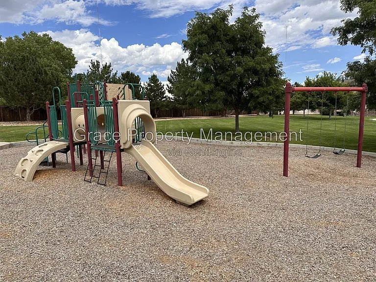9727 Cherry Ln — Photo 20