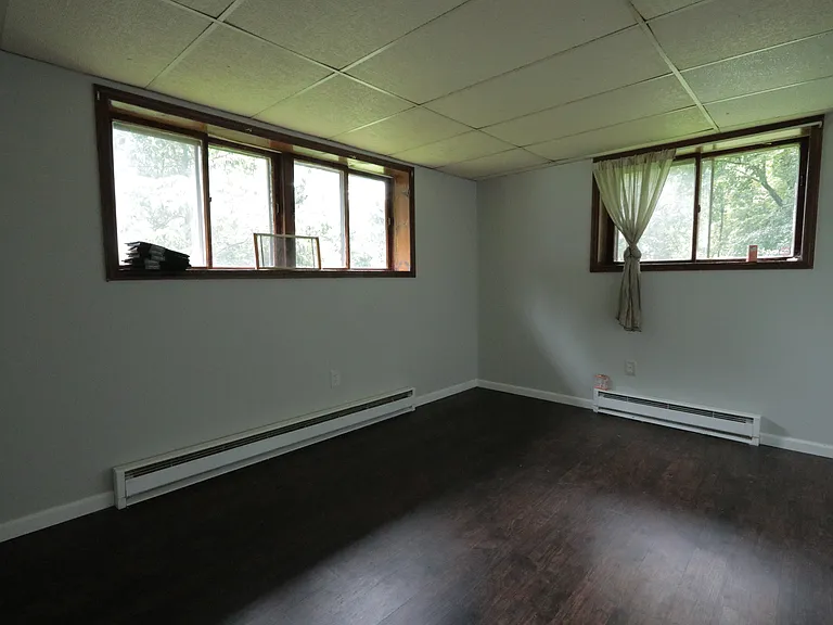 238 Quaker St #A — Photo 8