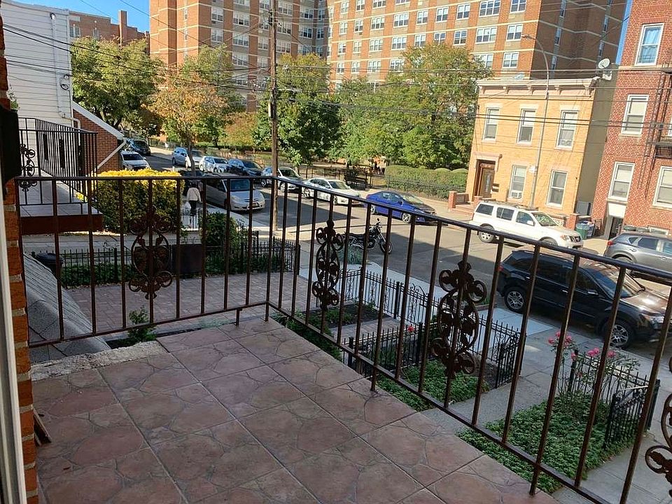 1st image of 2312 31st Dr APT 2