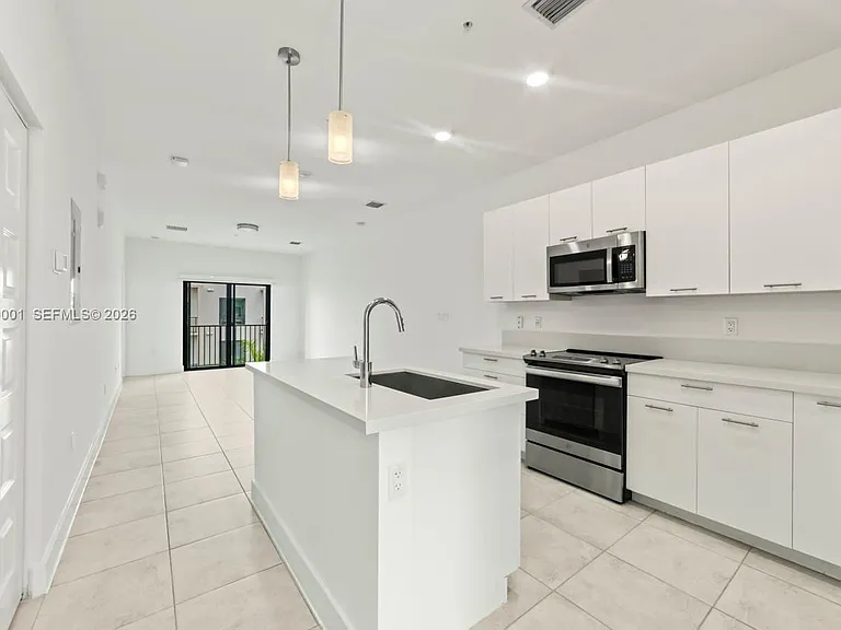 8301 NW 41st St #B-408 — Photo 1