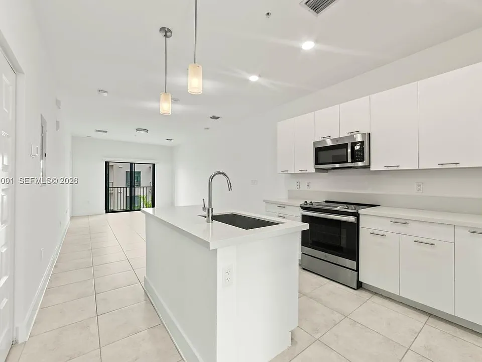 8301 NW 41st St #B-408
