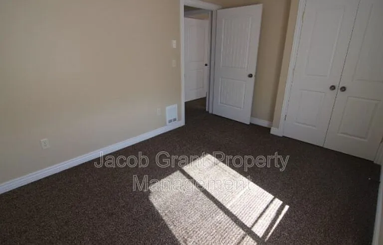 225 Opal Ct #1D — Photo 9