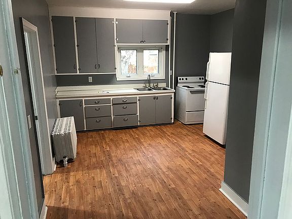 4th image of 320 3rd St SW