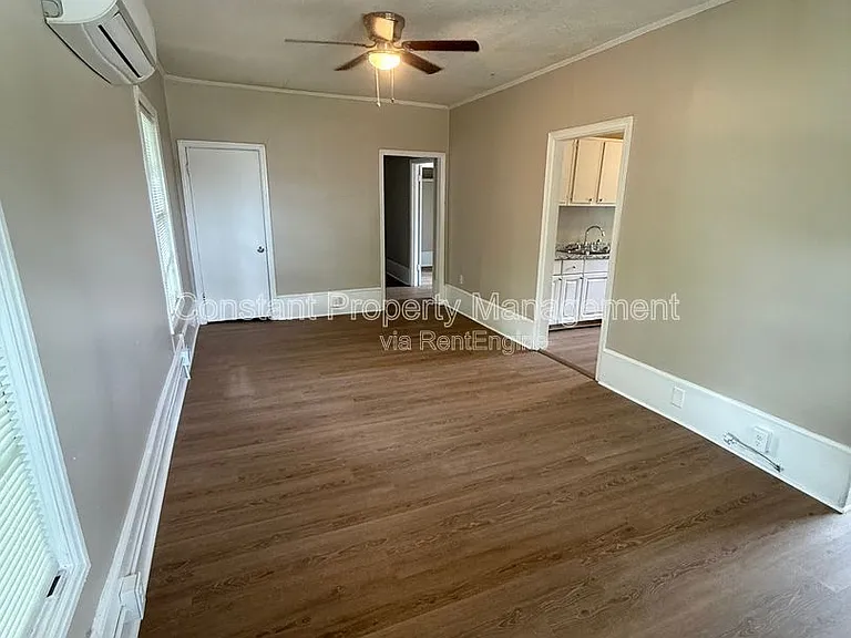 614 W Poplar St — Photo 6