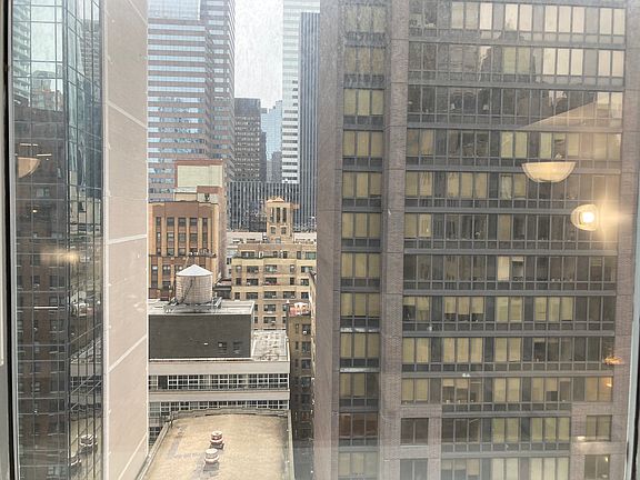 3rd image of 153 E 57th St APT 17G