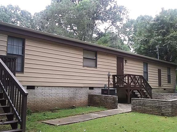 4th image of 2724 Hayes Dr