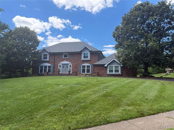 12405 Montsouris Dr, Saint Louis, MO 63141