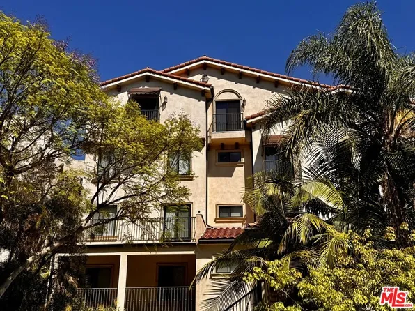 1146 Hacienda Pl #3, West Hollywood, CA 90069