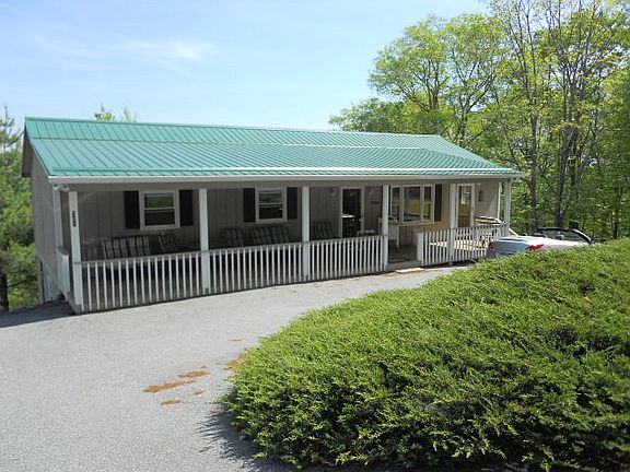 2nd image of 301 Laurel Ln