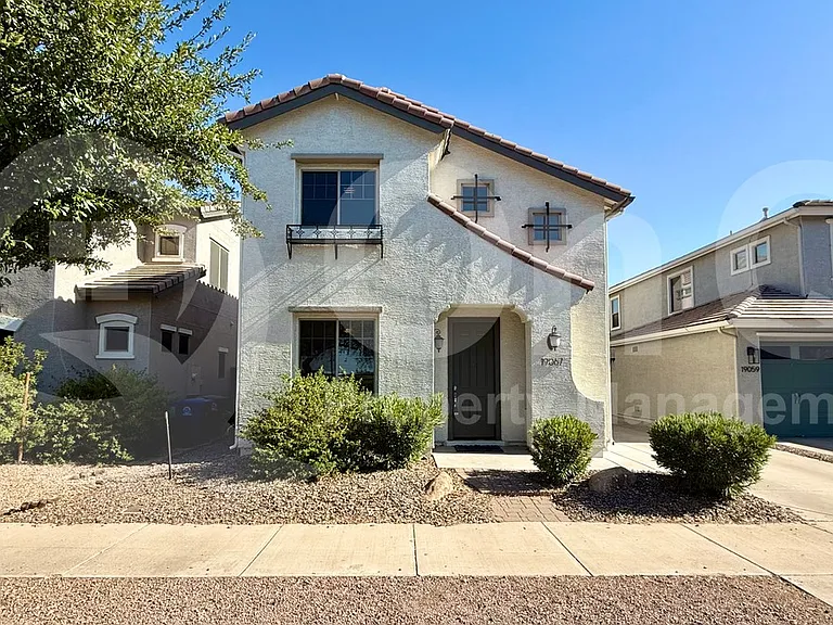 19067 E Pelican Dr — Photo 1
