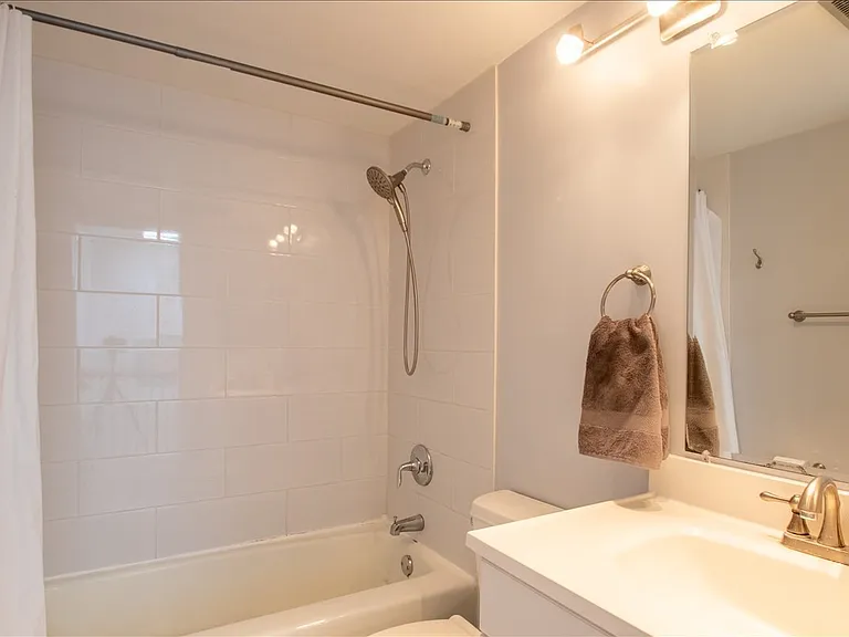 431 W Grant Pl #C-C-C — Photo 12