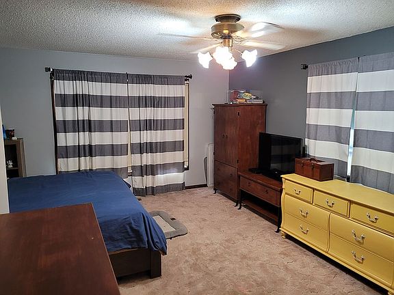 4th image of 2107 Sunset Dr
