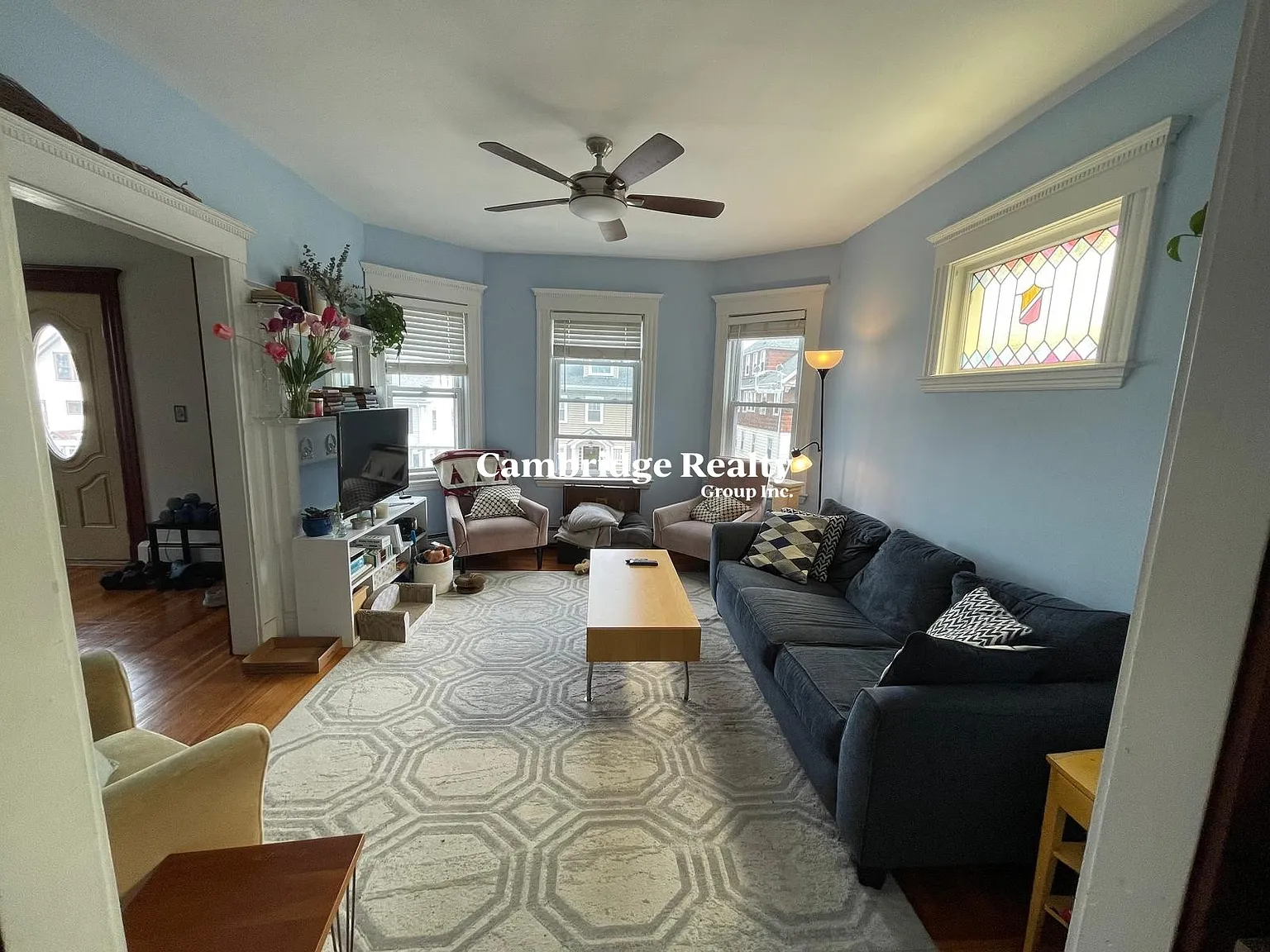 3 bed, 1.0 bath, 2035 sqft, $3,800 — Photo 2