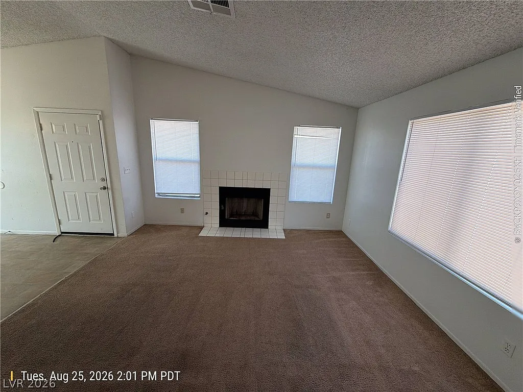 3 bed, 2.0 bath, 1036 sqft, $1,551 — Photo 2