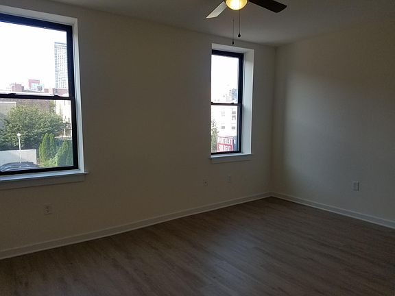 5th image of 834 South St #2F
