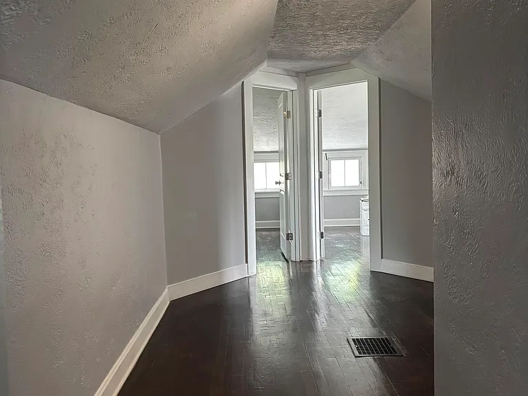 6632 Brooklyn Ave — Photo 13