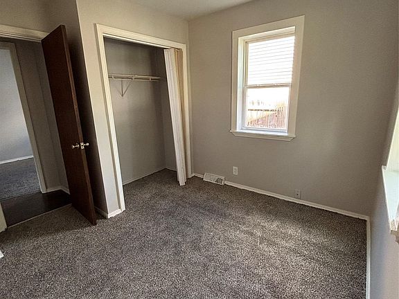 4th image of 2836 Thom St