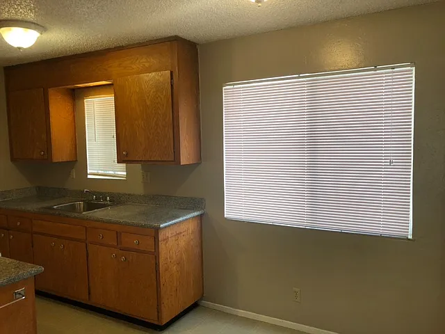 2515 Benvenue Avenue — Photo 13