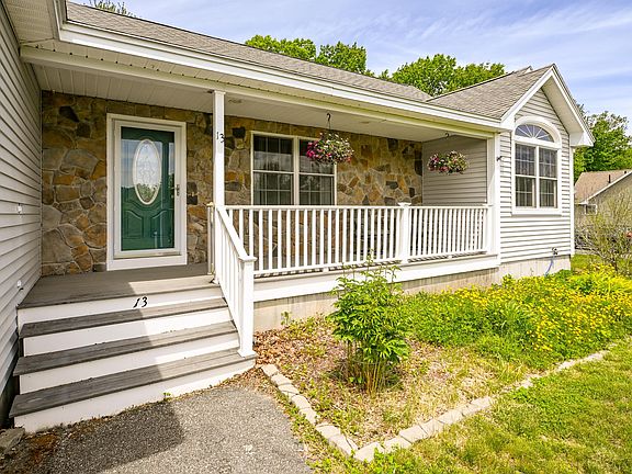 4th image of 13 Blake Avenue