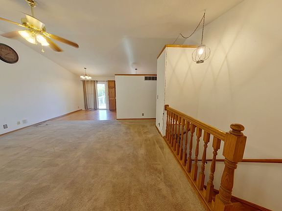 4th image of 227 W Mallard Dr