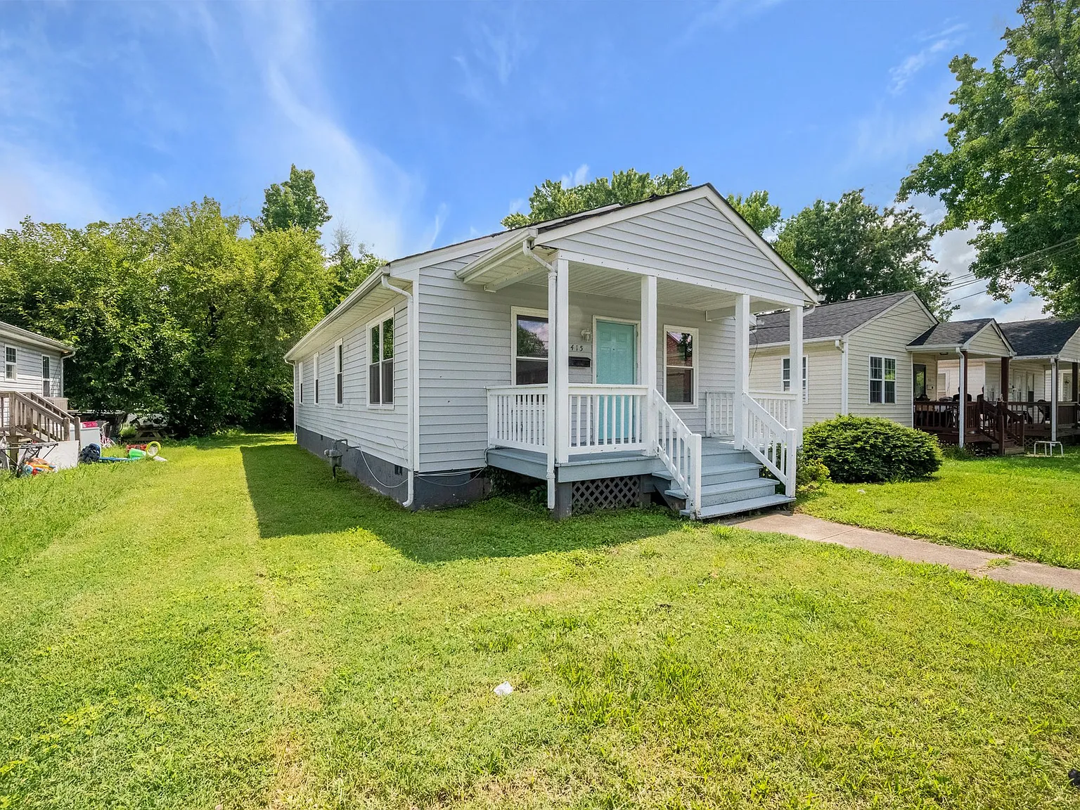 4 bed, 1.5 bath, 1272 sqft, $2,414 — Photo 1