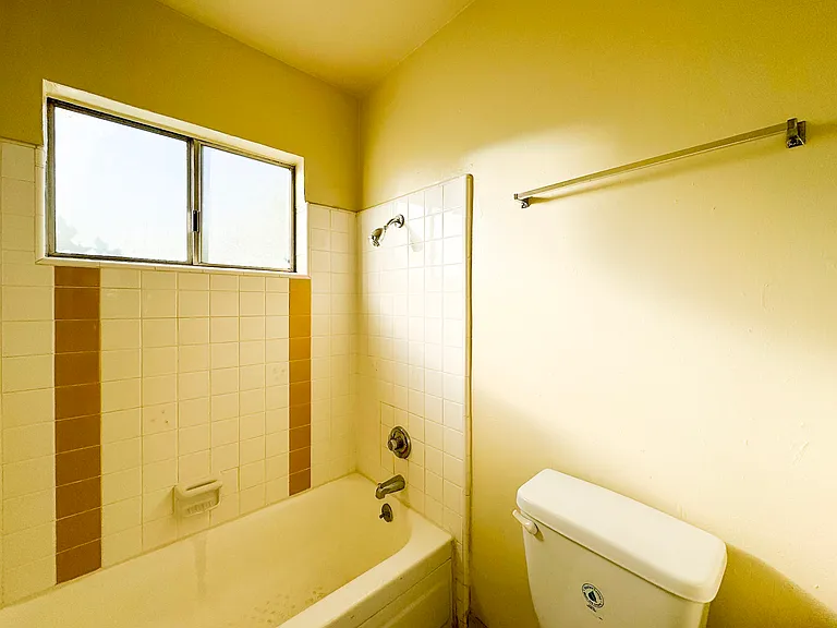 4641 La Mirada Ave #19 — Photo 11