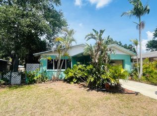 212 NE Madison Cir N, Saint Petersburg, FL 33702