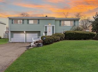 21 Woodlawn Rd, Somerset, NJ 08873