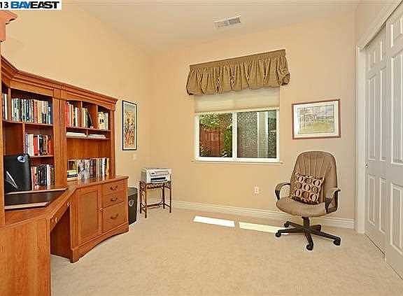 4th image of 831 Sunset Creek Ln