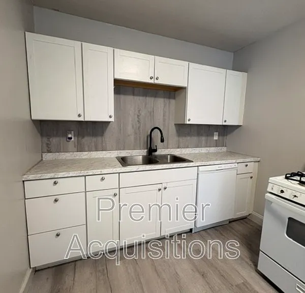 478 Dulaney Ave — Photo 3