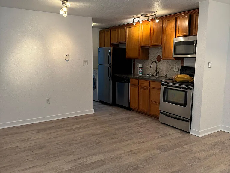 1419 Detroit St #11 — Photo 17