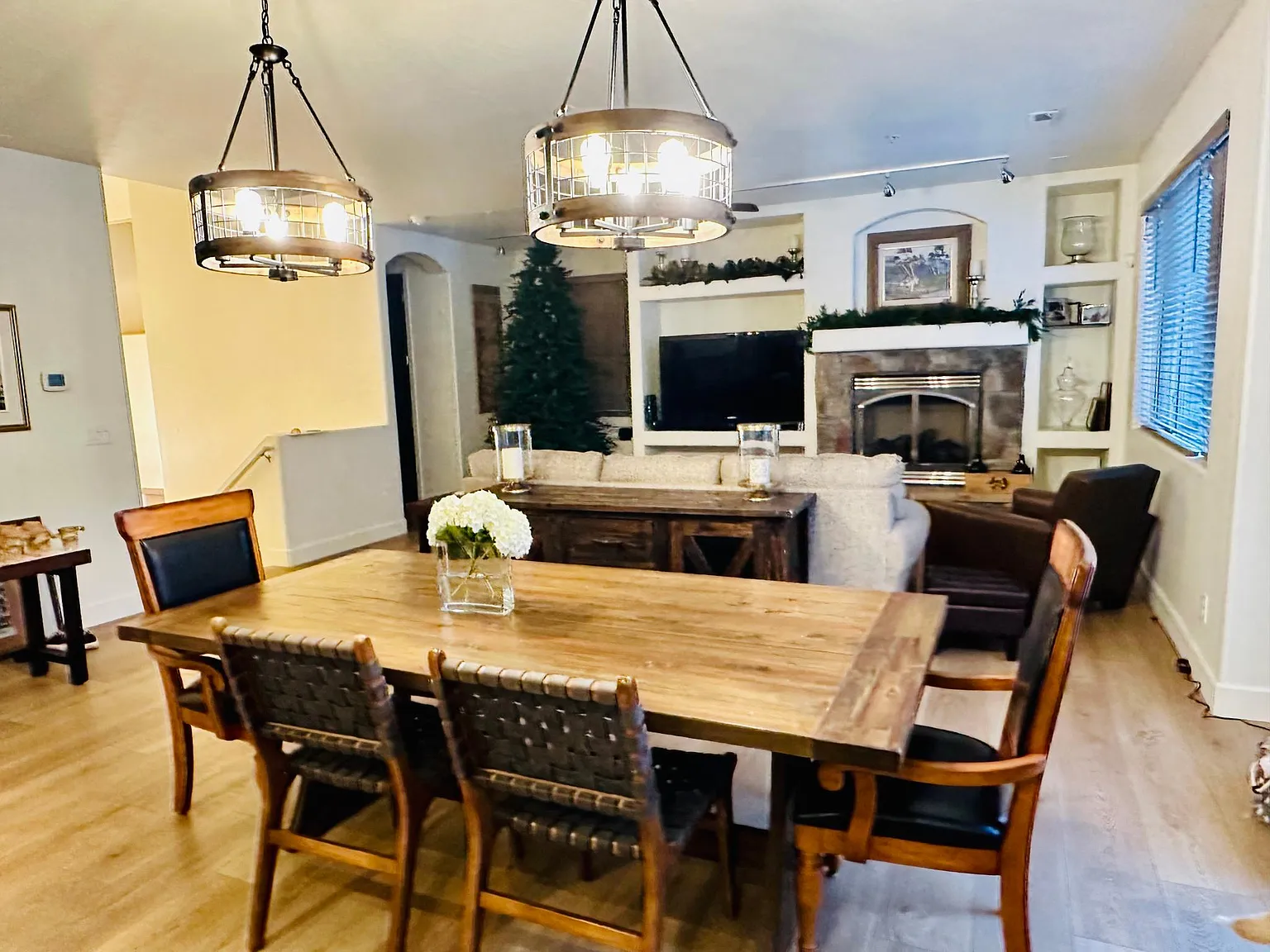 3 bed, 2179 sqft, $3,200 — Photo 3